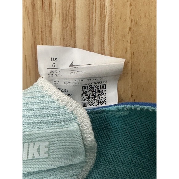 Nike Womens React Phantom Run Flyknit Green Sneakers Sz 6 Running - Picture 6 of 6